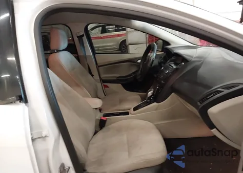 2015 Ford Focus Se z USA, uszkodzony, nr VIN 1FADP3F23FL316982